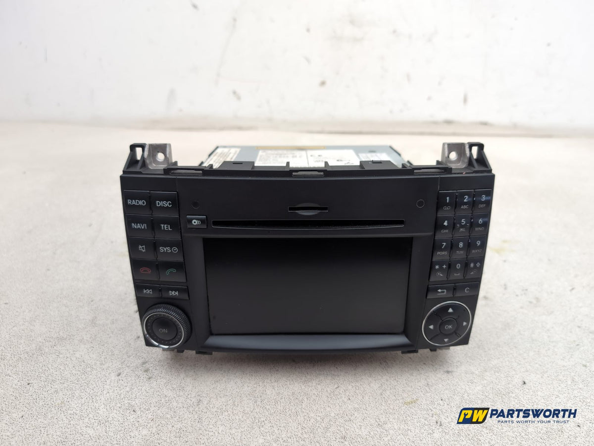 Radio - DAB/CD Player, Display screen + Facia  1