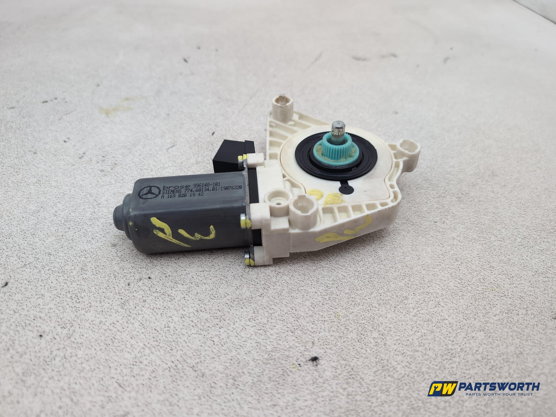 Mercedes-Benz B200 B-Class W245 Rear Door Window Motor Left Side A1698201942 - photo 7