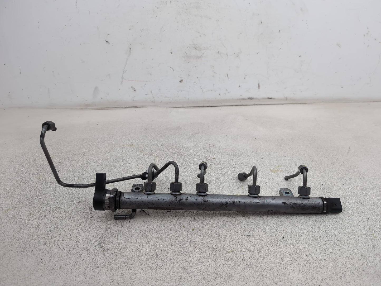 Mercedes-Benz B200 B-Class W245 2.0l Diesel Fuel Rail A6400702395 2005-2011