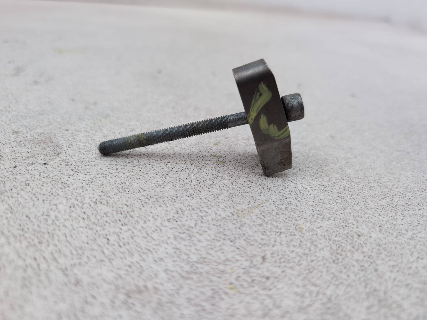 Mercedes-Benz B200 B-Class W245 2.0l Diesel Fuel Injecor Holding Clamp 2005-2011