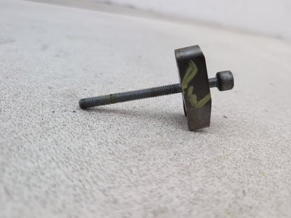 Mercedes-Benz B200 B-Class W245 2.0l Diesel Fuel Injecor Holding Clamp 2005-2011