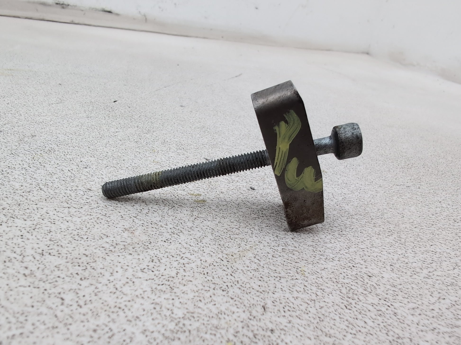 Mercedes-Benz B200 B-Class W245 2.0l Diesel Fuel Injecor Holding Clamp 2005-2011