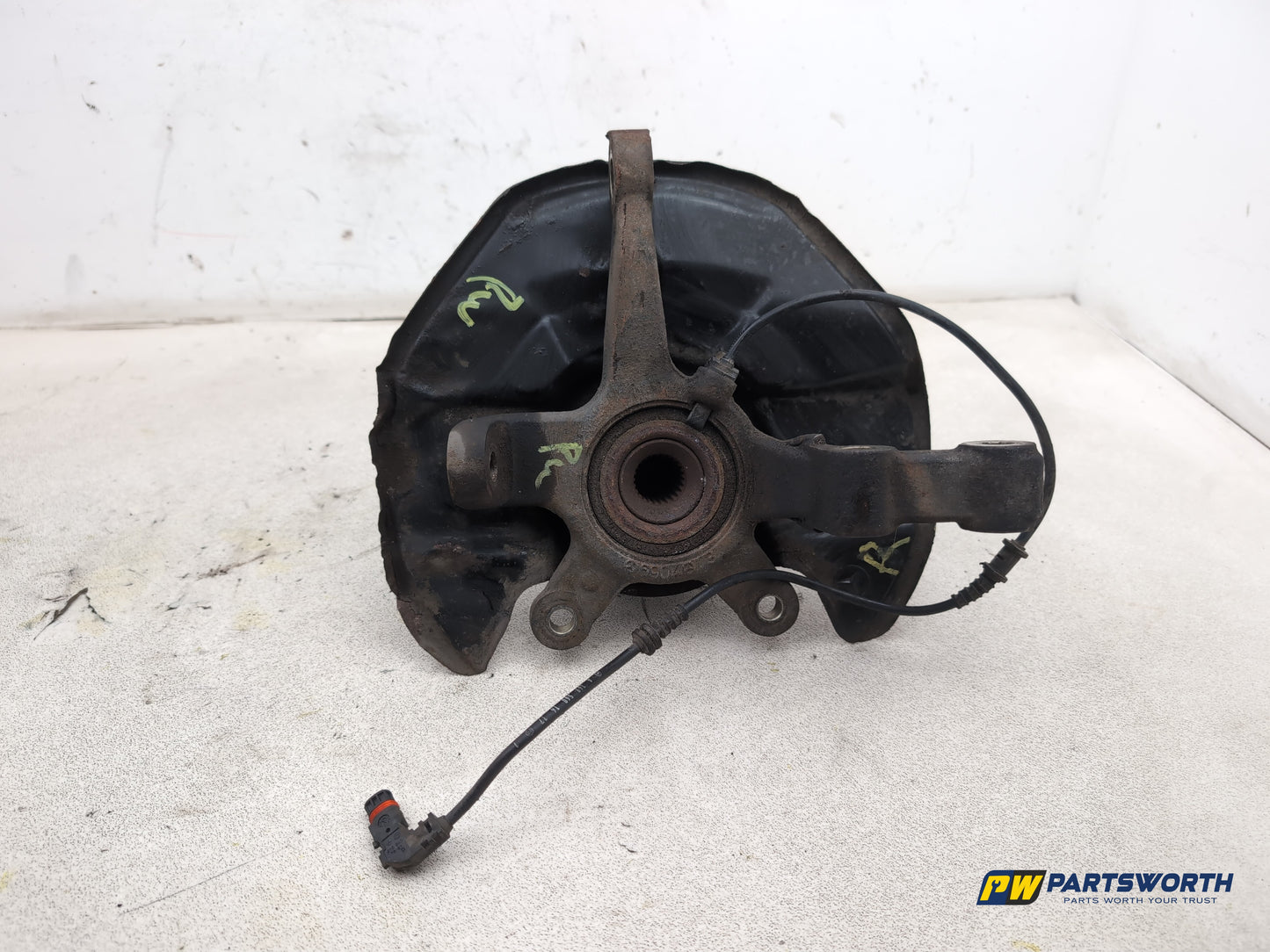 Mercedes-Benz B200 B-Class W245 2.0l Diesel Wheel Hub Front Rh Driver Side