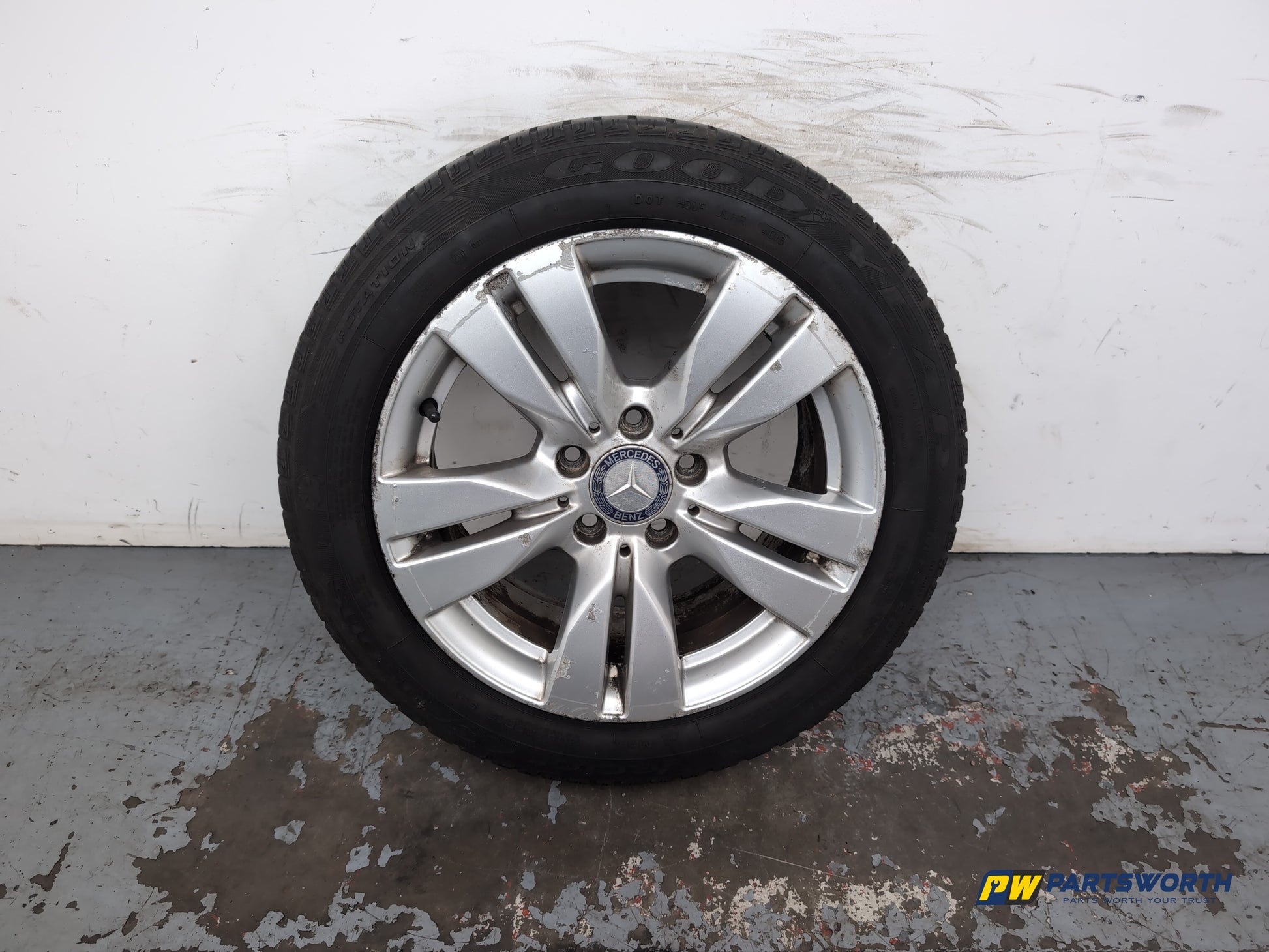 Mercedes-Benz E220 E-Class W212 Wheel With Tyre 205/55 R16 A2124010202