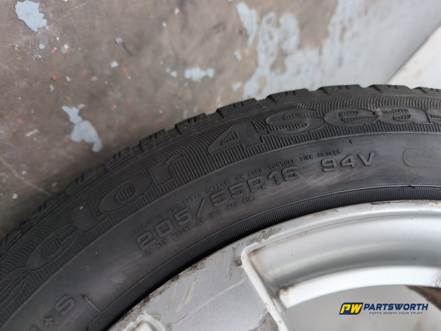 Mercedes-Benz E220 E-Class W212 Wheel With Tyre 205/55 R16 A2124010202 - photo 7