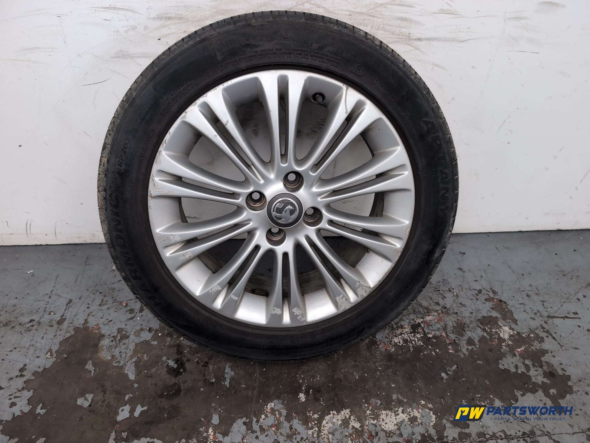 Vauxhall Corsa Se Alloy Wheel With Tyre 195/55 R16 13298019 - photo 10