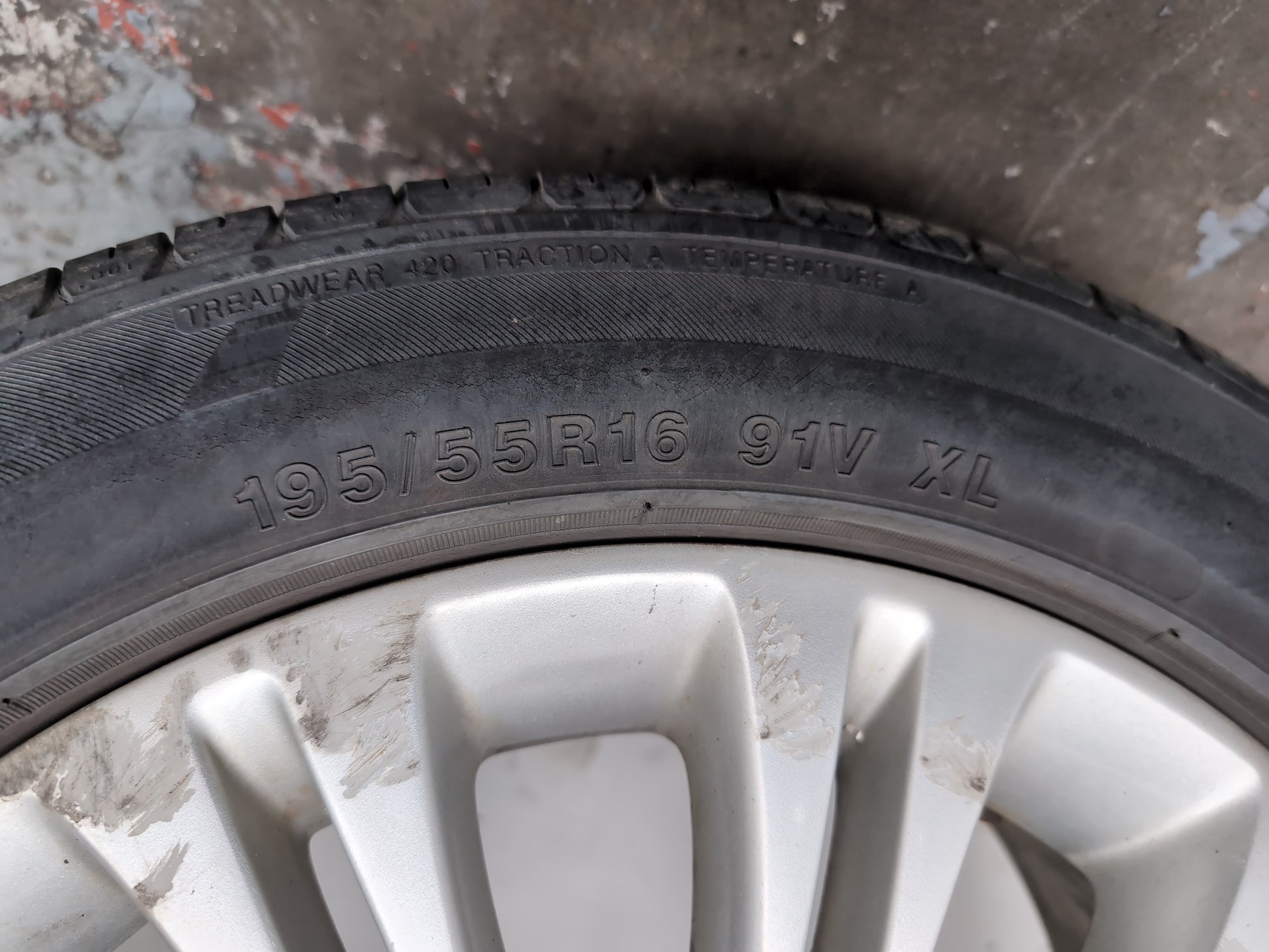 Vauxhall Corsa Se Alloy Wheel With Tyre 195/55 R16 13298019 - photo 7