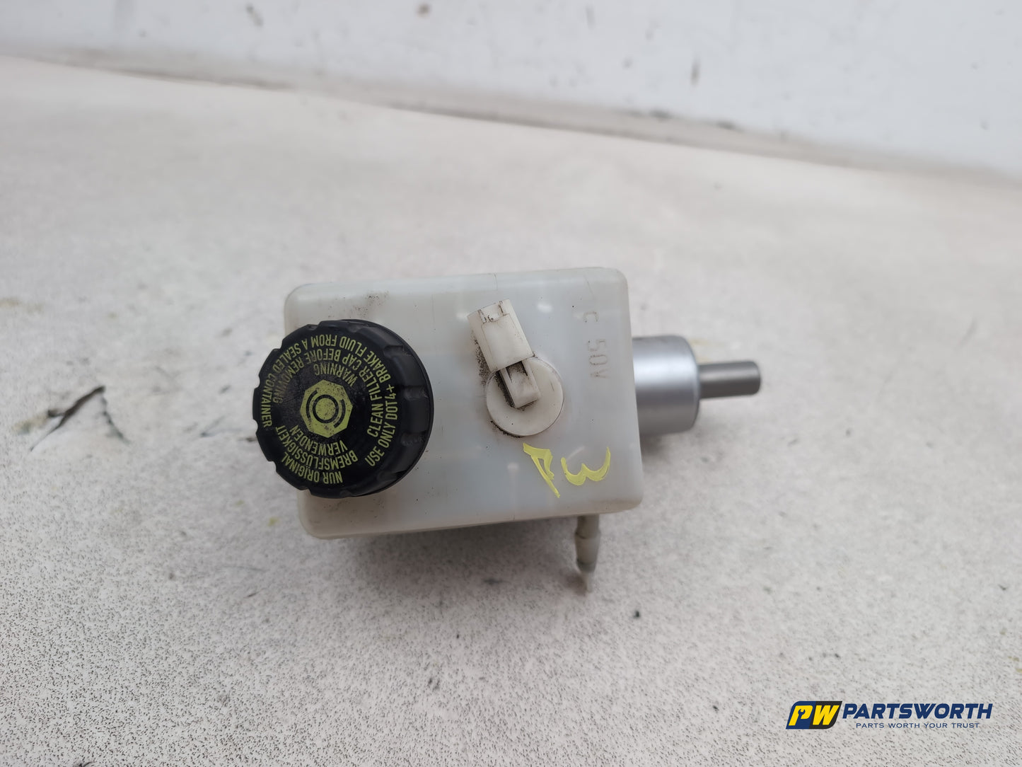 Mercedes-Benz B200 B-Class W245 Brake Master Cylinder Assembly A1694300202