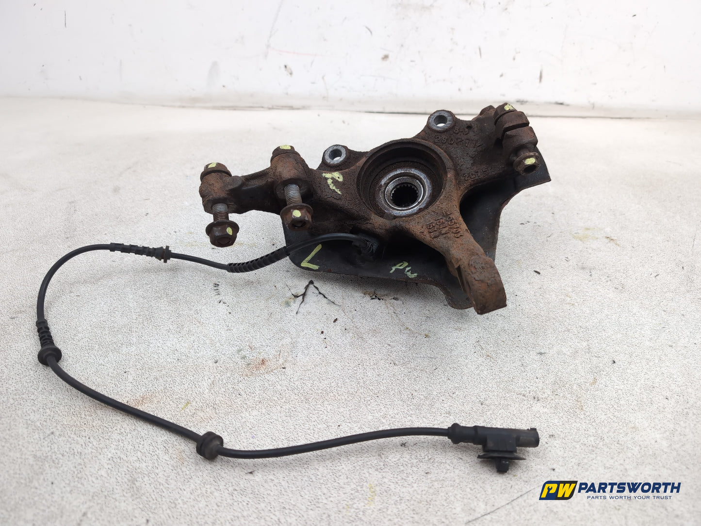 Vauxhall Corsa Se Wheel Hub Front Lh Passenger Side 2006-2014
