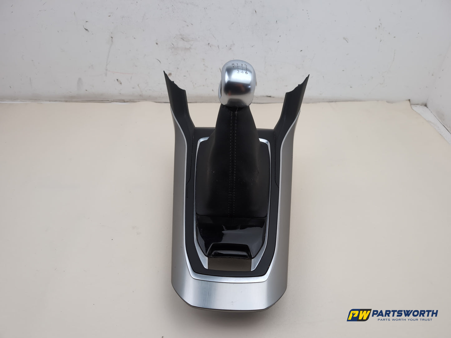 Peugeot 308 Allure Blue Hdi Centre Console Trim With Gear Shif Gaiter And Knob