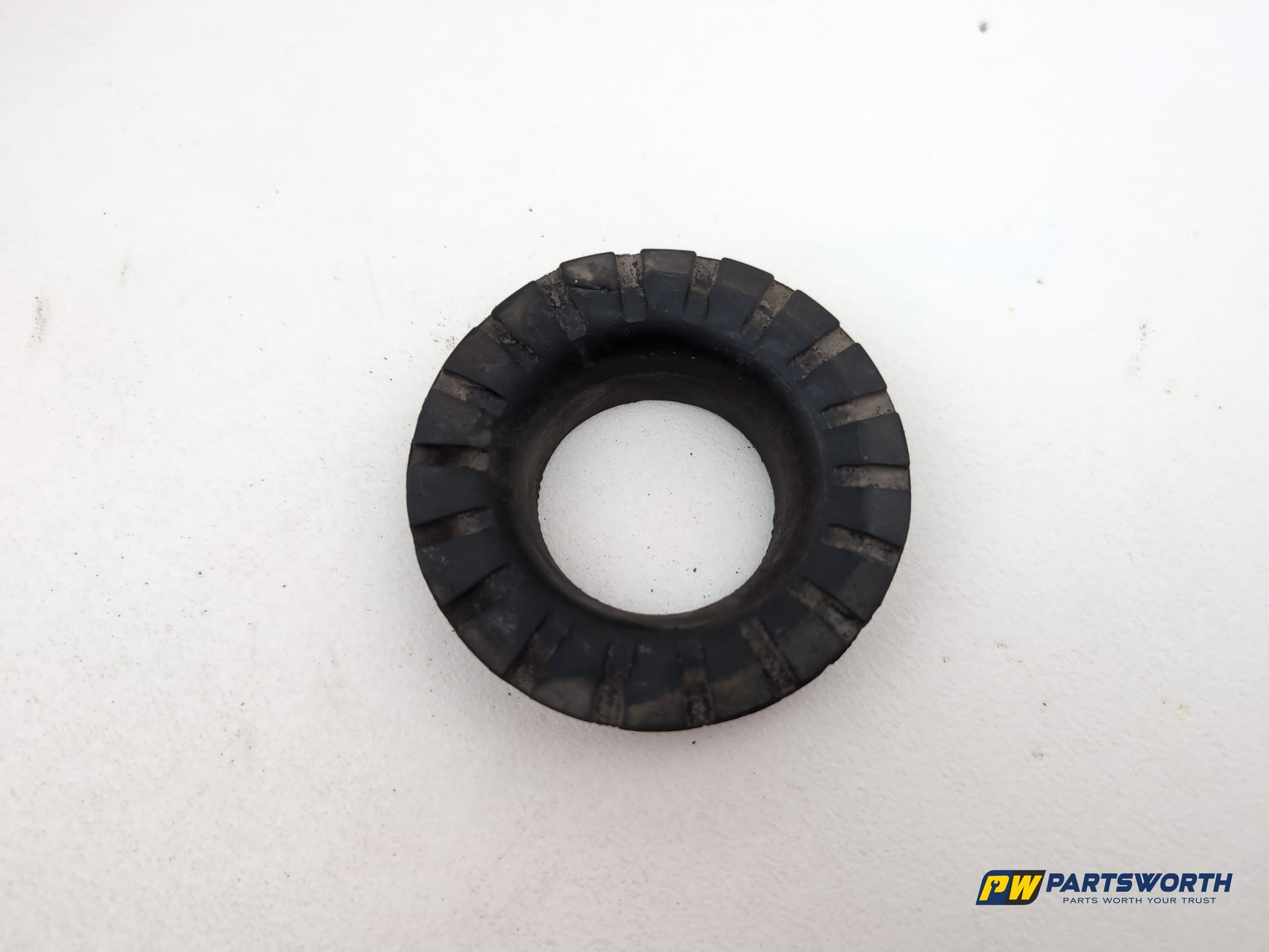 Vauxhall Corsa Se Rear Coil Spring Rubber Mount 55700710 2006-2014