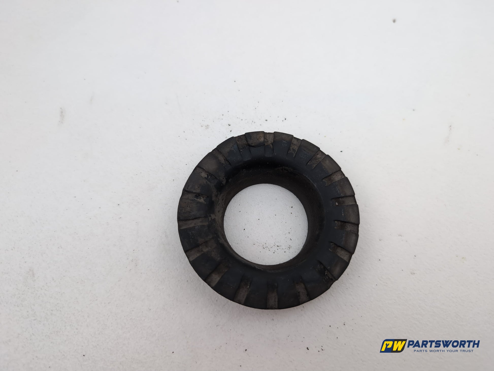 Vauxhall Corsa Se Rear Coil Spring Rubber Mount 55700710 2006-2014