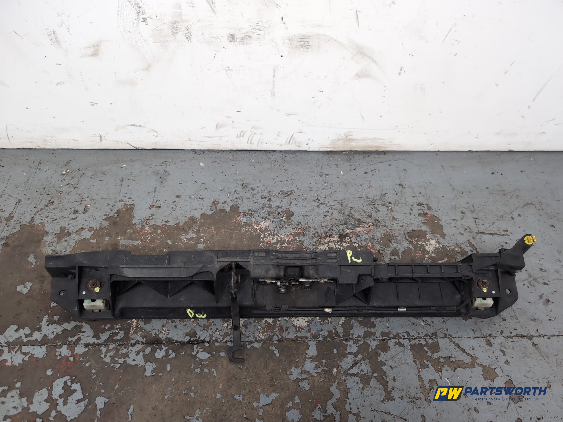Peugeot 308 Allure Blue Hdi Front Slam Panel Bonnet Catch Latch 9807148180