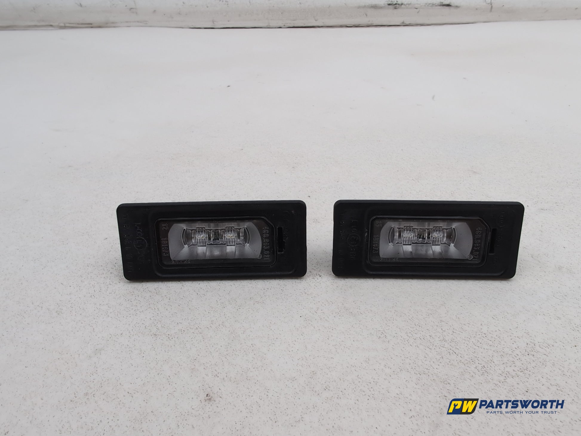 Audi A6 S Line Black Ed Rear Boot Tailgate Number Pate Light Lamp Pair 4c0943021