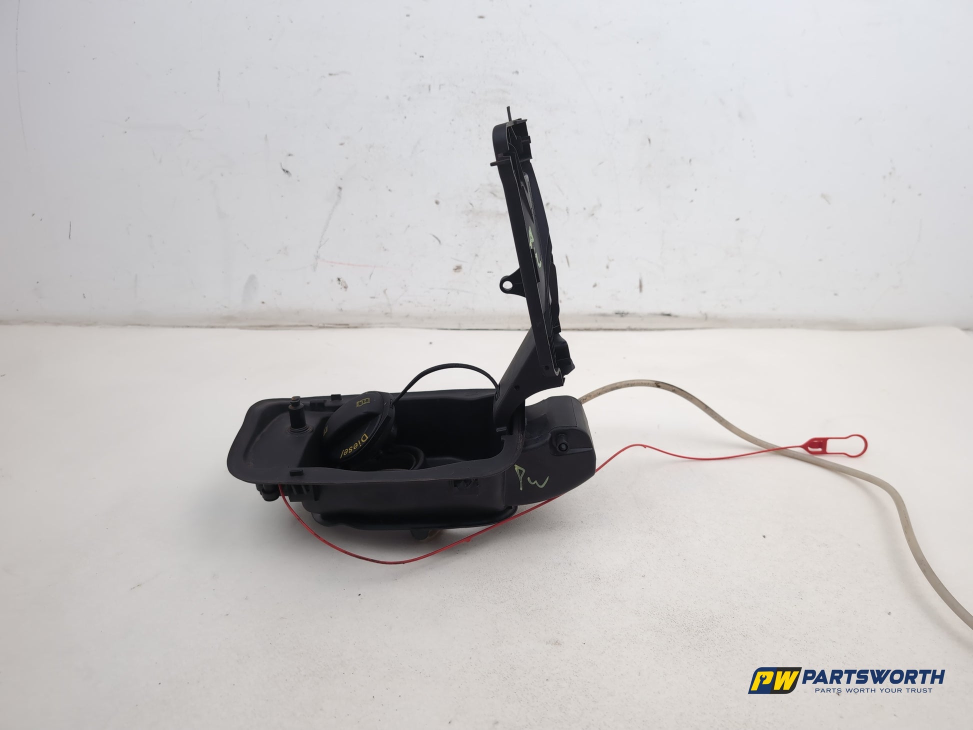 Audi A6 S Line Black Ed Tdi Fuel Filler Cap And Housing 4g0809906 2011-2018