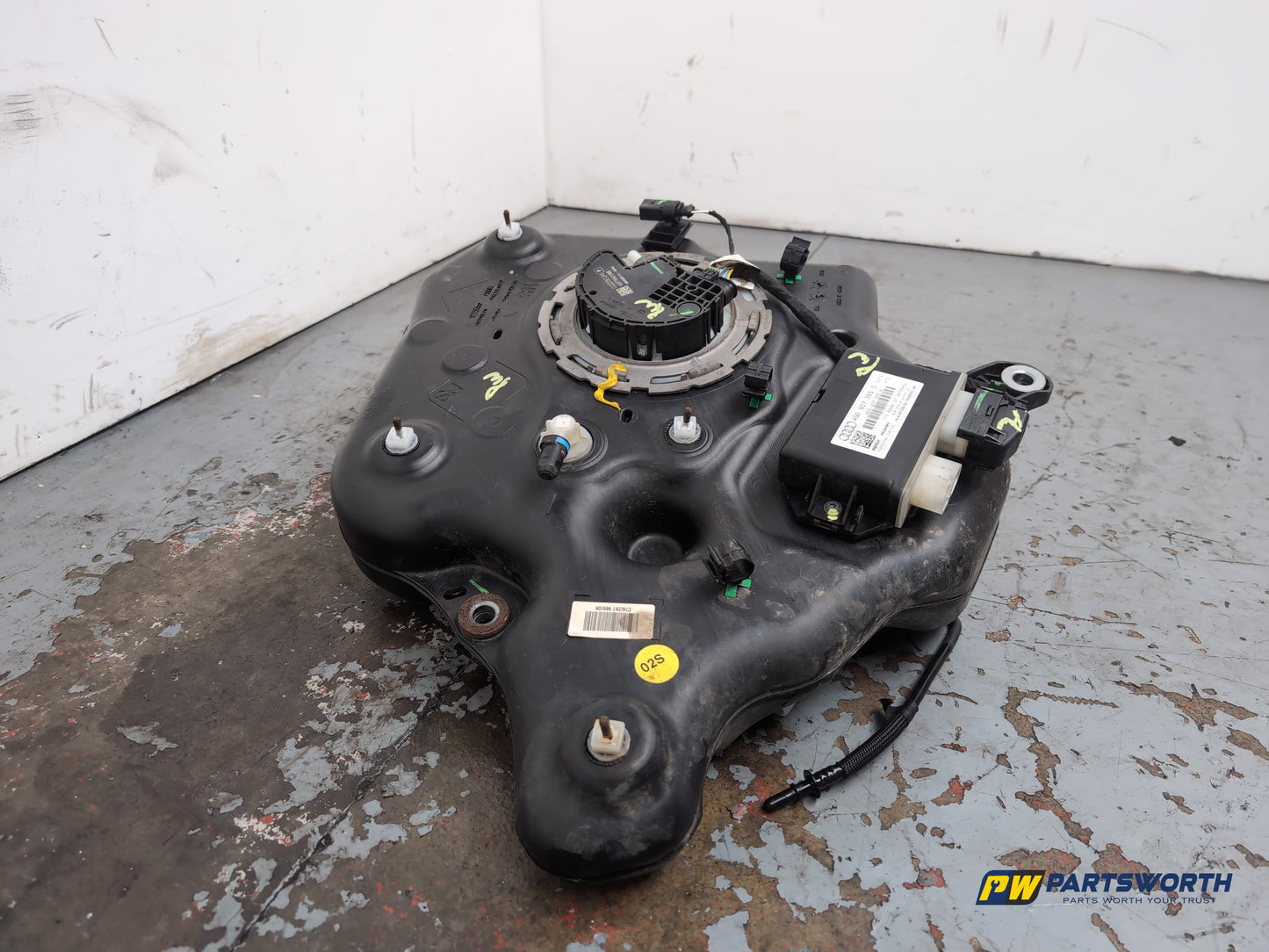 Audi A6 S Line Black Ed 2.0l Diesel Adblue Additive Rezervoir Tank 4g0131877 - photo 7