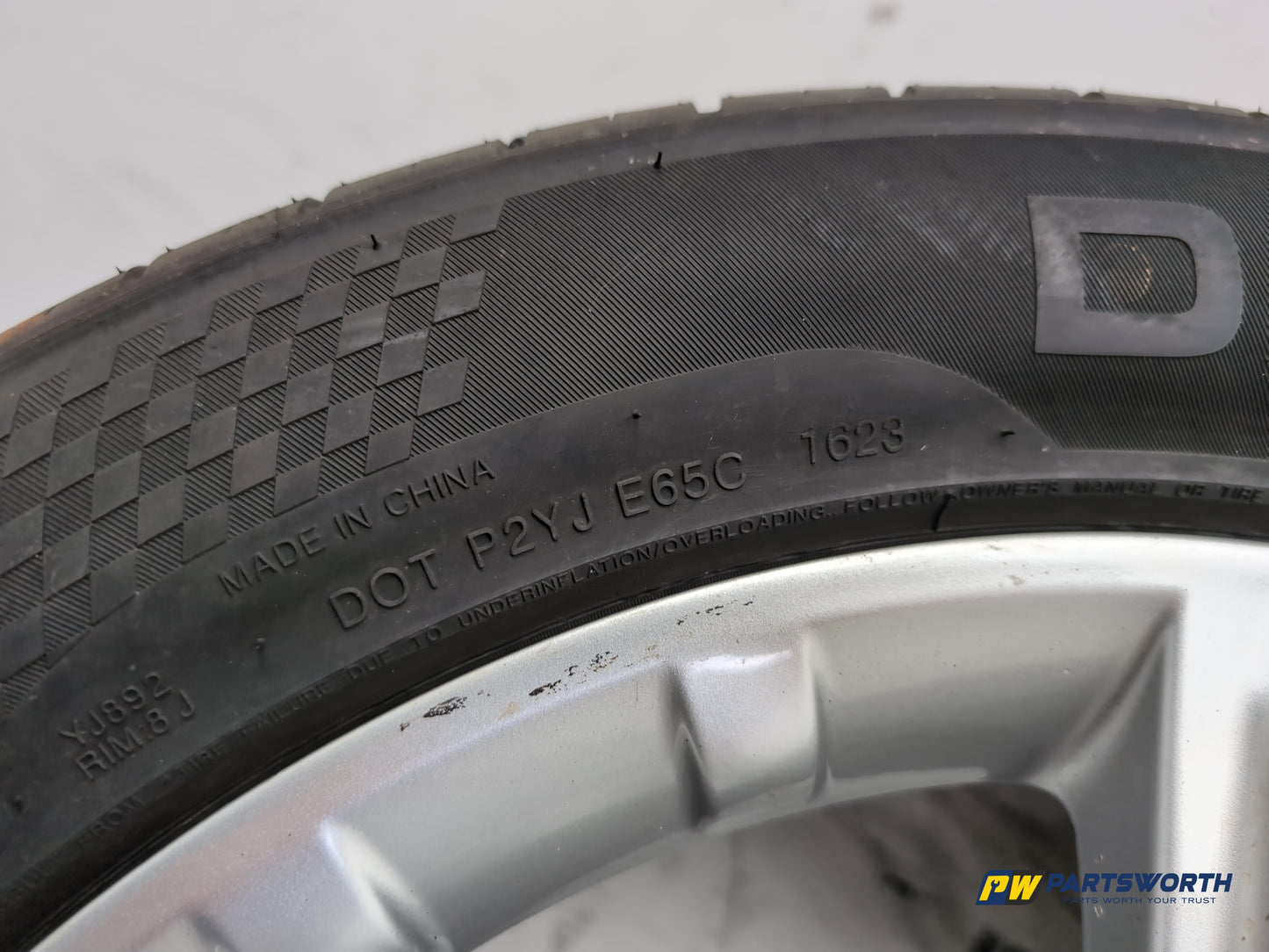 Mercedes R320 R-Class W251 Wheel With Tyre 255/50 R19 A2514011202 - photo 7