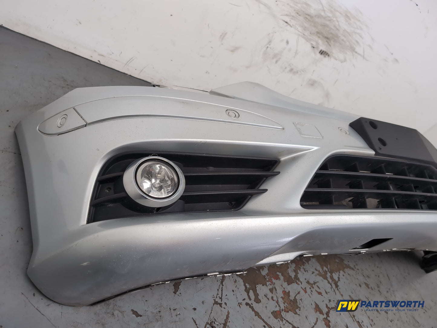 Mercedes R320 R-Class W251 Front Bumper Silver C775 2006-2010 - photo 7