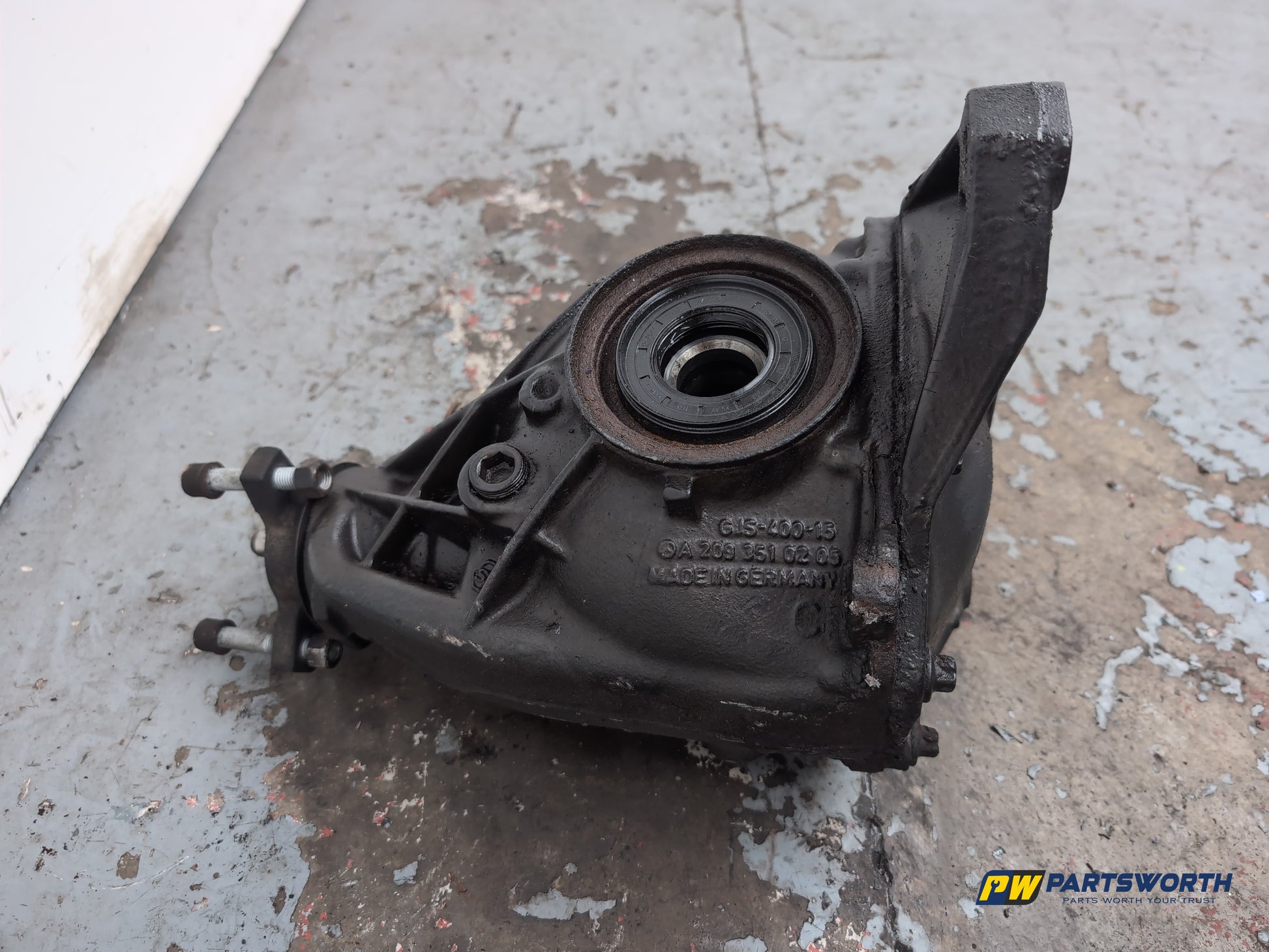 Mercedes-Benz E220 E-Class W212 2.1l Diesel Rear Differential A2093510205 - photo 7