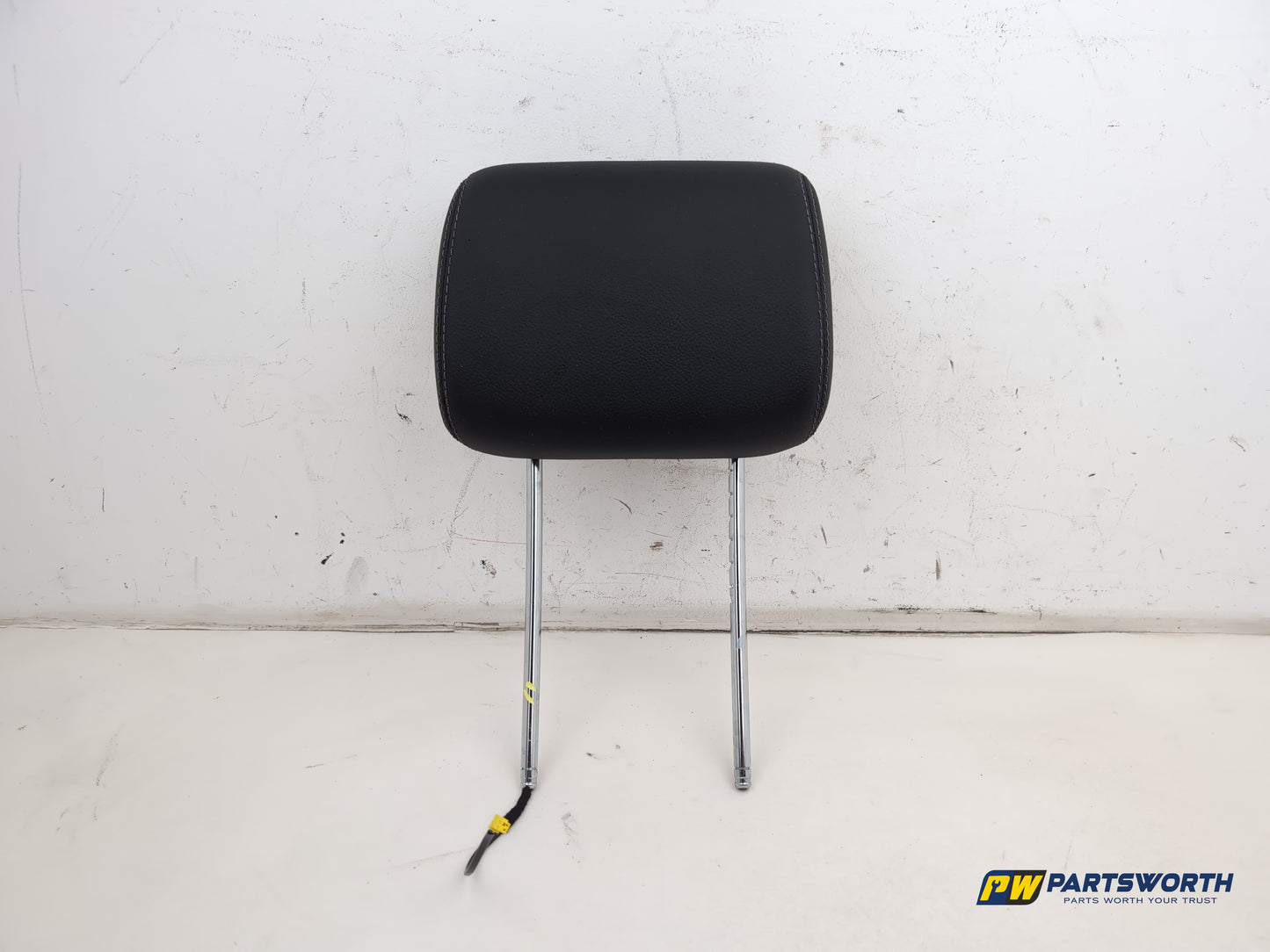 Mercedes R320 R-Class W251 Front Leather Driver Side Headrest 2006-2013