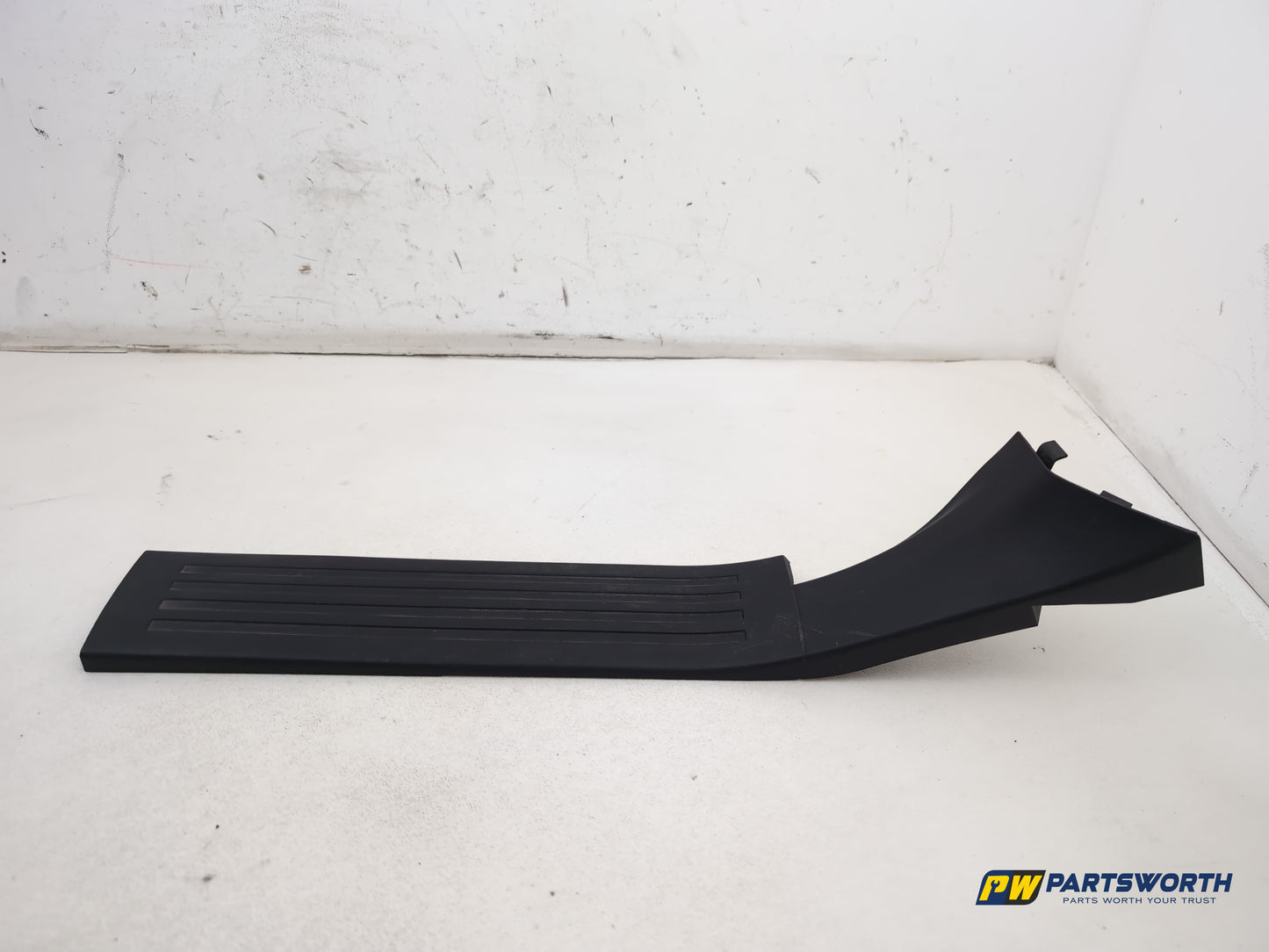 Mercedes R320 R-Class W251 Rear Right Door Step Cover A2516860436 2006-2013
