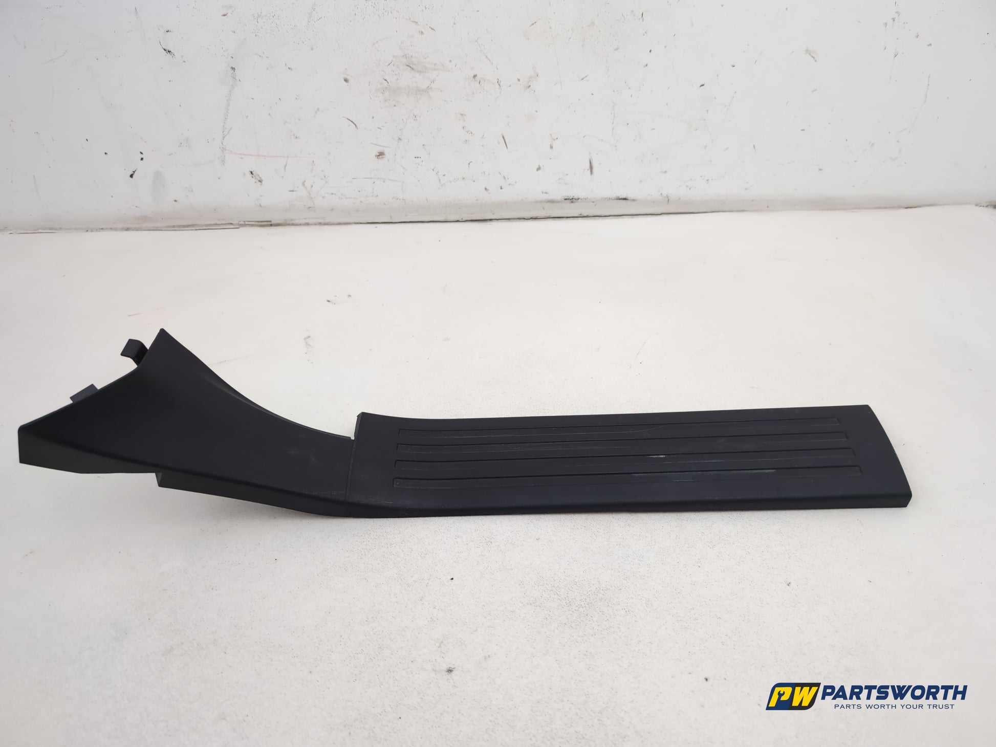 Mercedes R320 R-Class W251 Rear Left Door Step Cover A2516860336 2006-2013