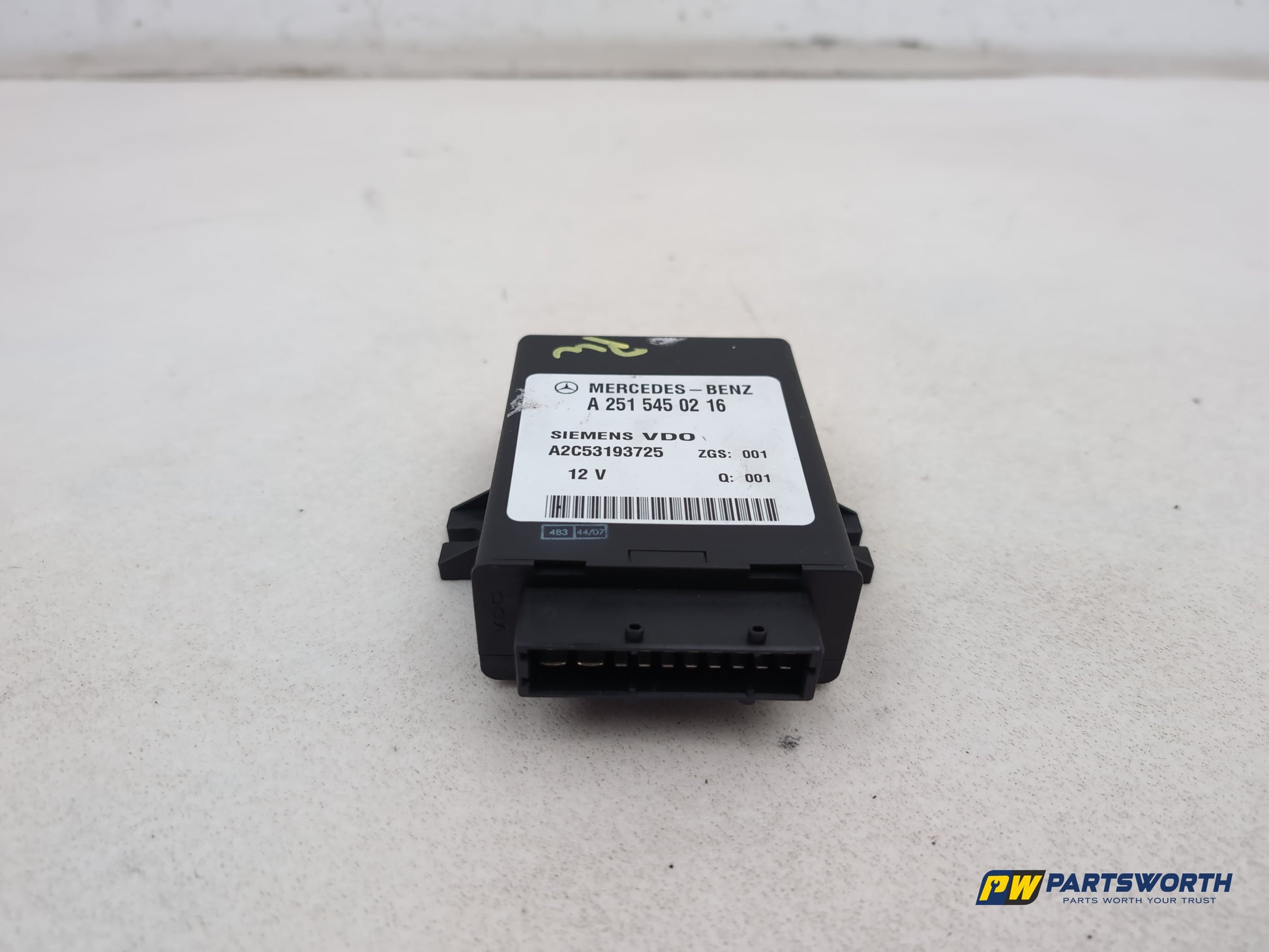 Mercedes R320 R-Class W251 Air Suspension Control Module Ecu A2515450216