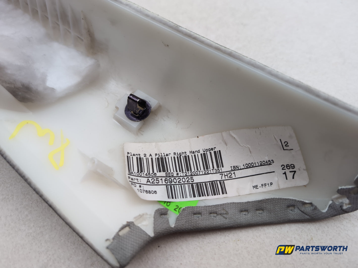 Mercedes R320 R-Class W251 Passenger Side Lh A Pillar Trim A2516902025 2006-2013 - photo 7