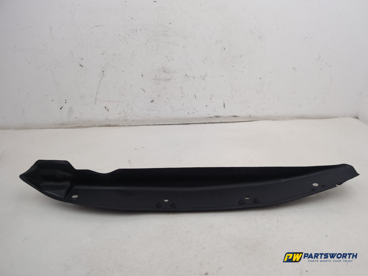 Mercedes R320 R-Class W251 Front Right Wing Fender Seal A2518890125 2006-2013