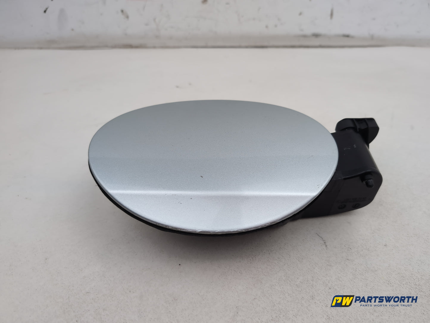 Mercedes R320 R-Class W251 3.0l Diesel Fuel Filler Flap A2517570206 2006-2013 - photo 10