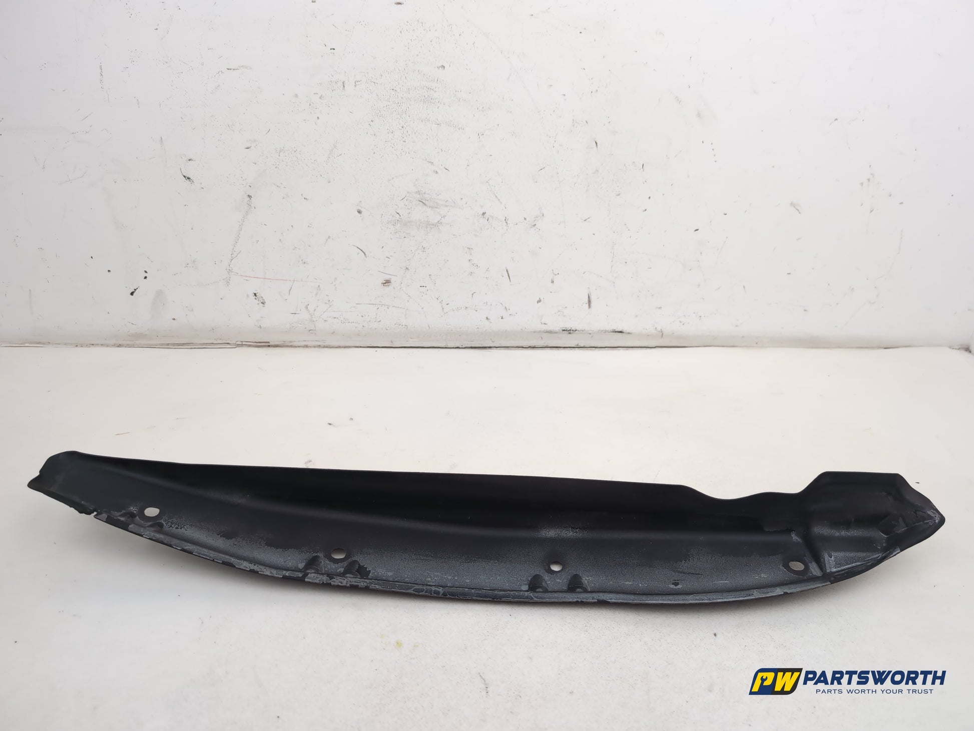 Mercedes R320 R-Class W251 Front Left Wing Fender A2518890225 2006-2010