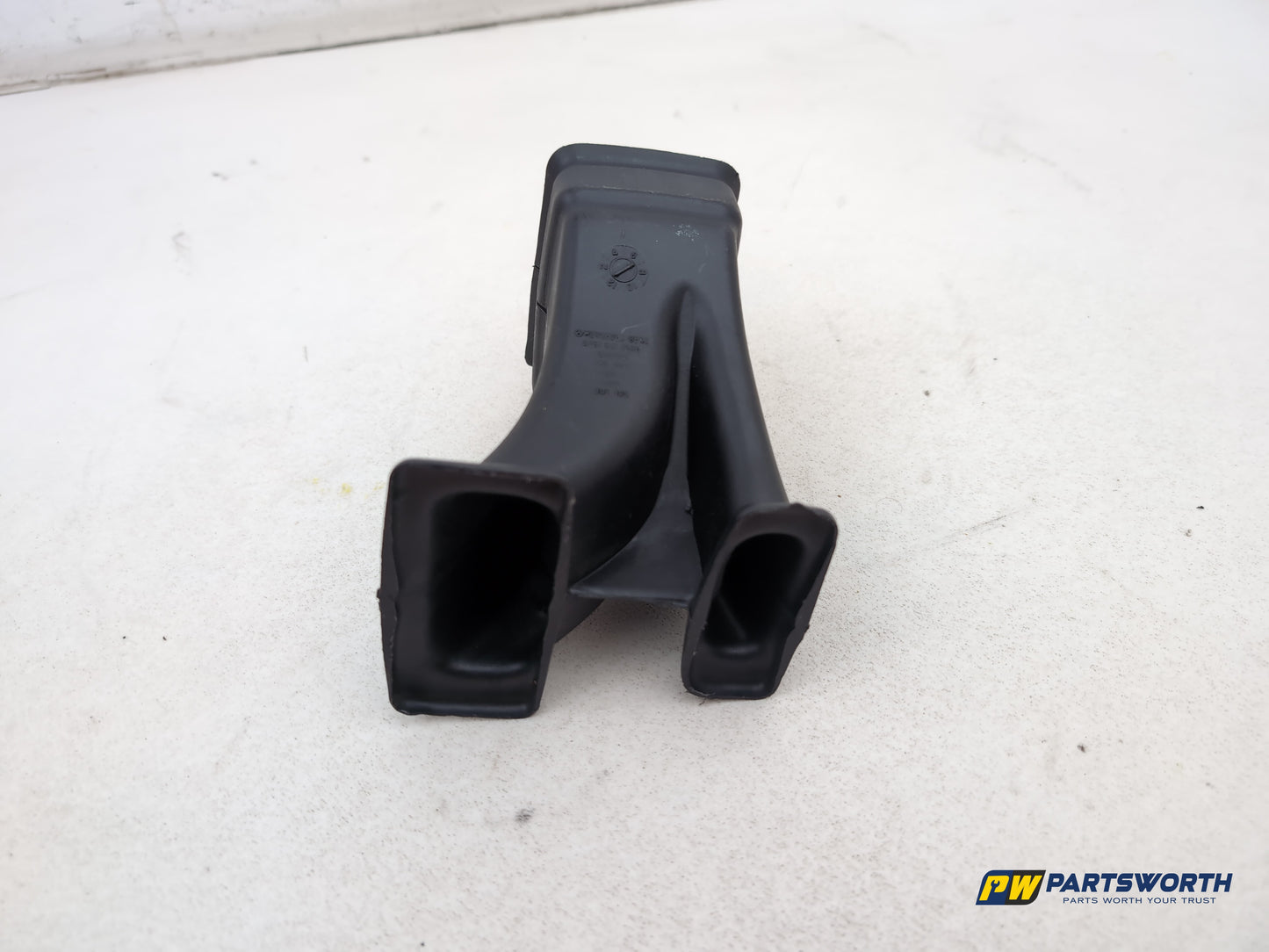 Mercedes R320 R-Class W251 Air Duct Hose Pipe Vent A2518313546 2006-2013 - photo 7