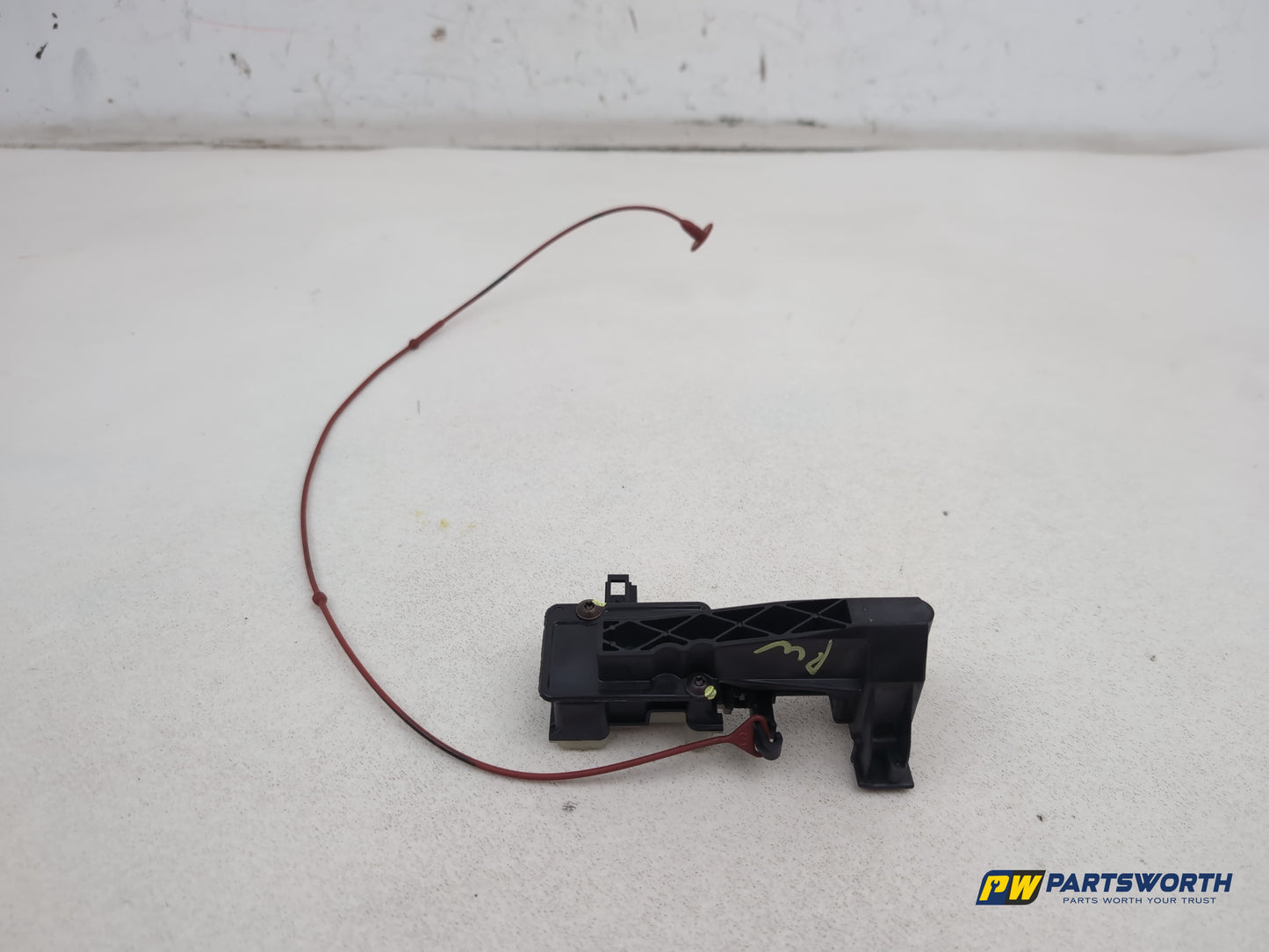 Mercedes R320 R-Class W251 Fuel Flap Locking Motor Actuator A2518200197 06-2013
