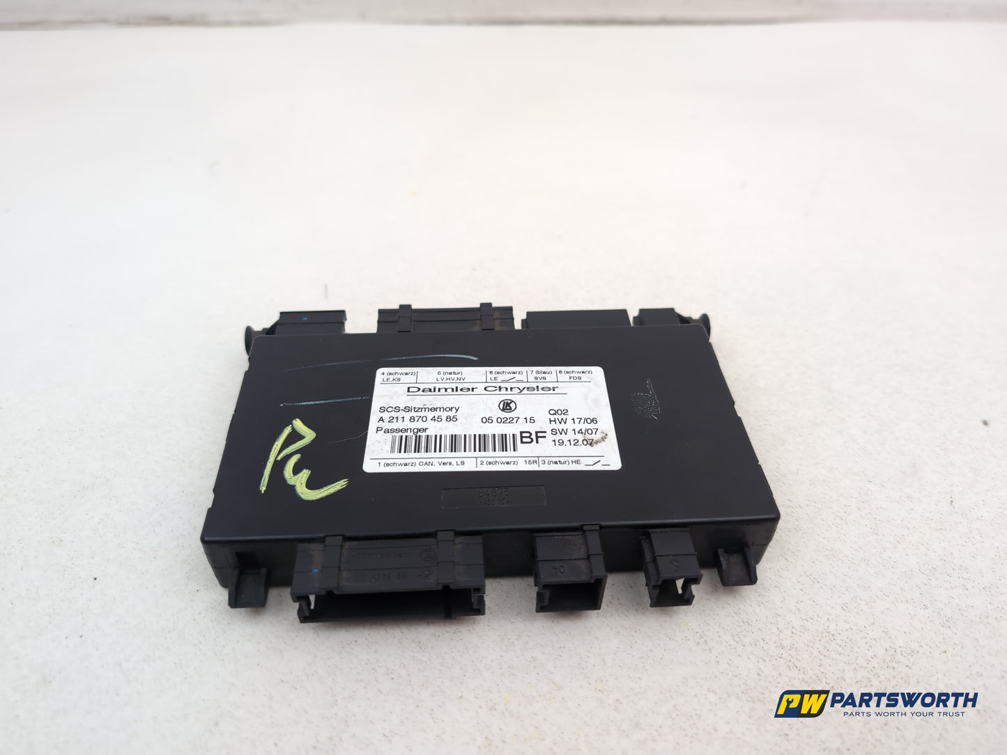 Mercedes R320 R-Class W251 Seat Control Module A2118704585 2006-2013 - photo 4