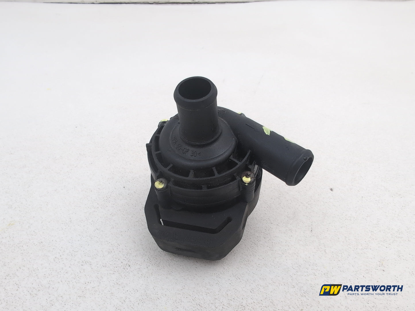 Mercedes R320 R-Class W251 3.0l Diesel Auxiliary Coolant Water Pump A2118350028
