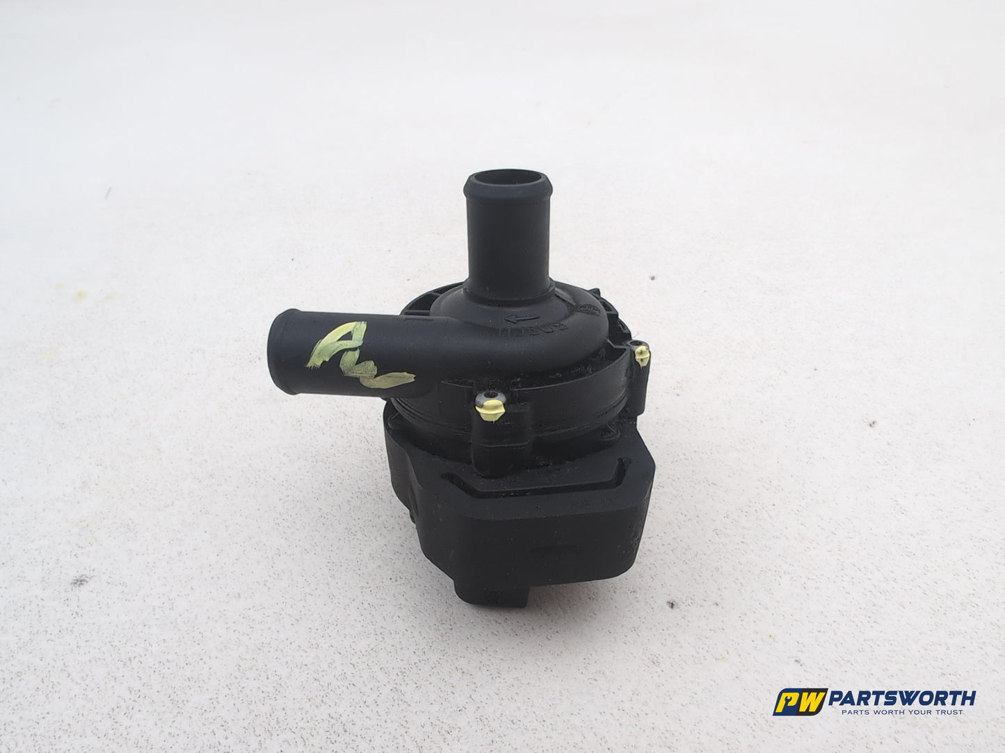 Mercedes R320 R-Class W251 3.0l Diesel Auxiliary Coolant Water Pump A2118350028