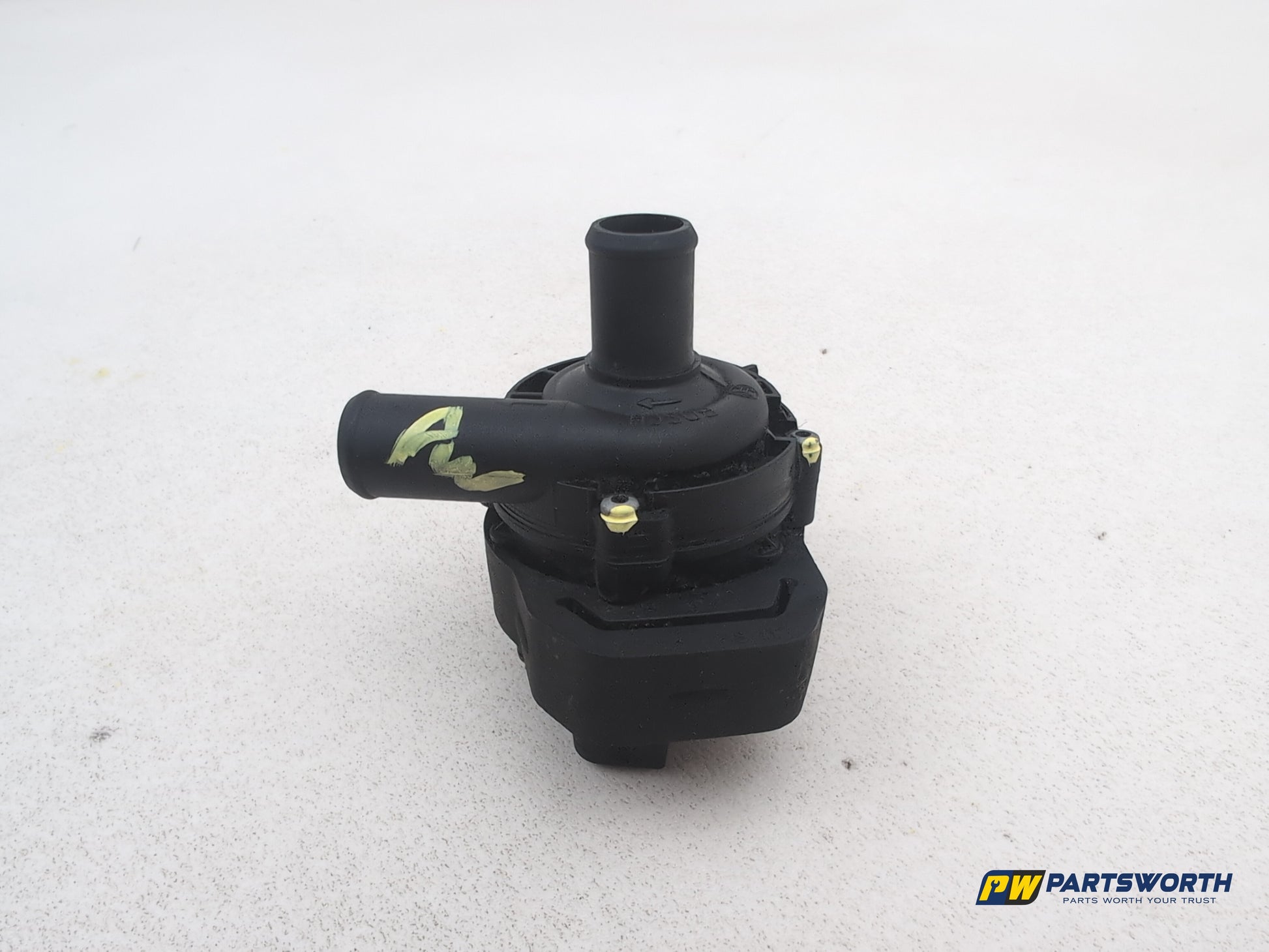 Mercedes R320 R-Class W251 3.0l Diesel Auxiliary Coolant Water Pump A2118350028