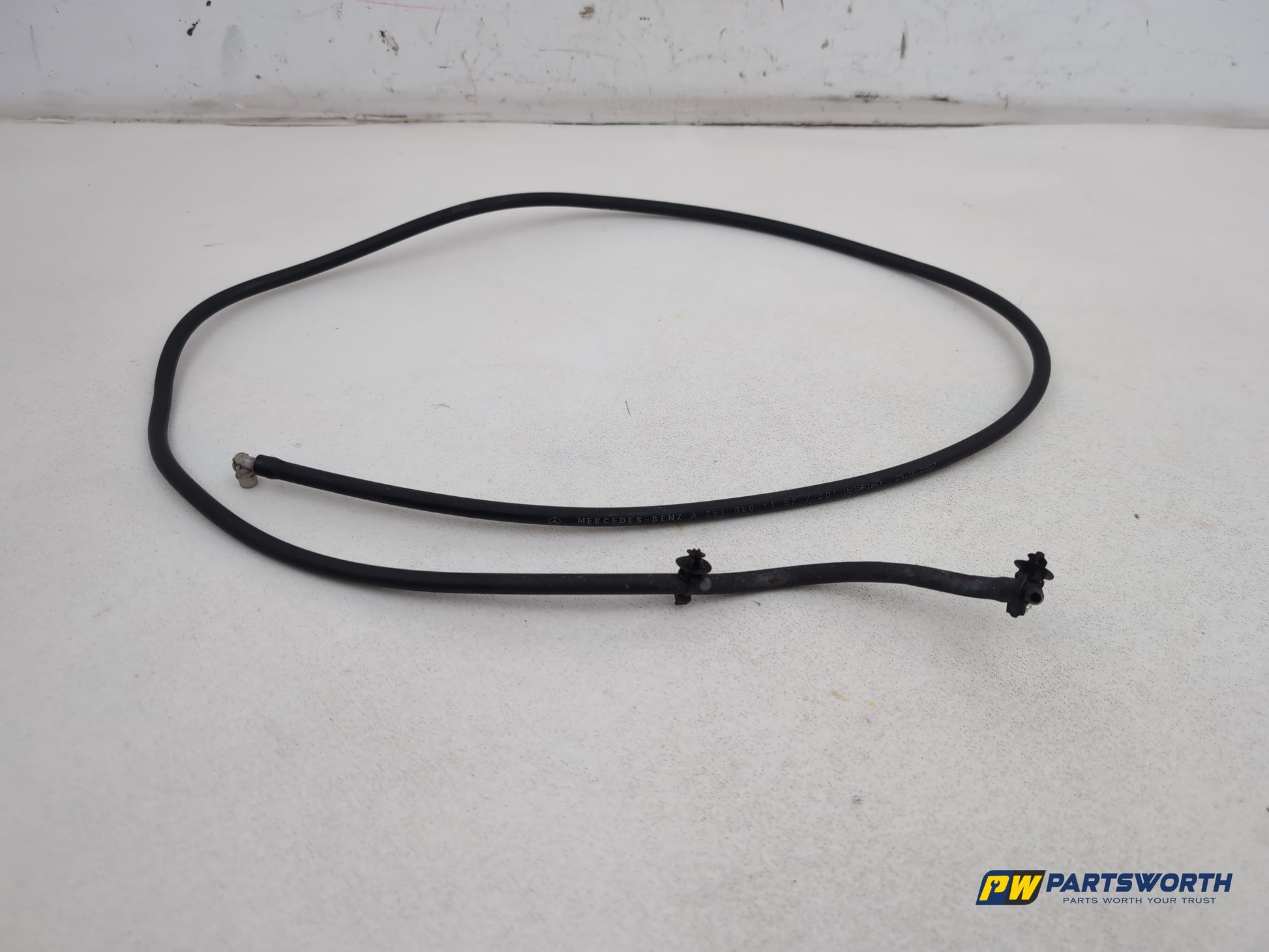 Mercedes R320 R-Class W251 Windshield Washer Jet Nozzle Pipe Line A2518601192