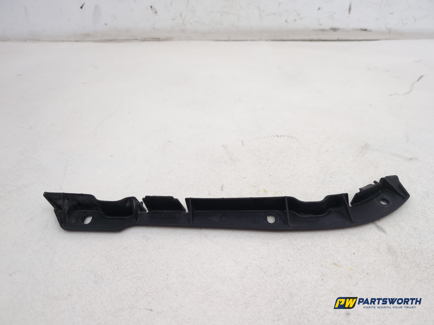 Mercedes R320 R-Class W251 Rear Bumper Mouting Bracket Left Side A2518850163