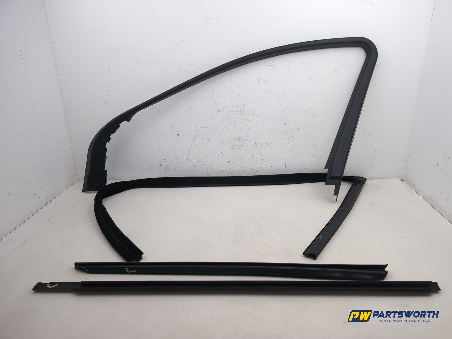 Mercedes R320 R-Class W251 Front Driver Window Rubber Seal And Trims 2006-2013