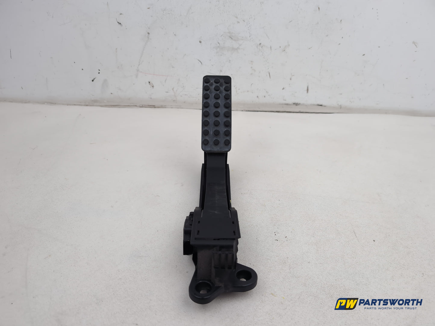 Mercedes R320 R-Class W251 Accelerator Pedal Throttle A1643000104 2006-2013