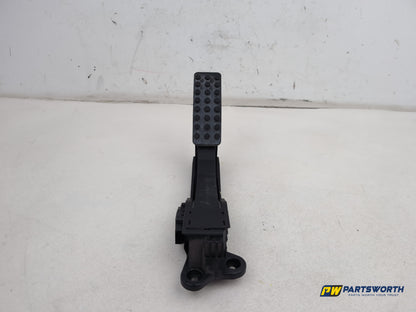 Mercedes R320 R-Class W251 Accelerator Pedal Throttle A1643000104 2006-2013