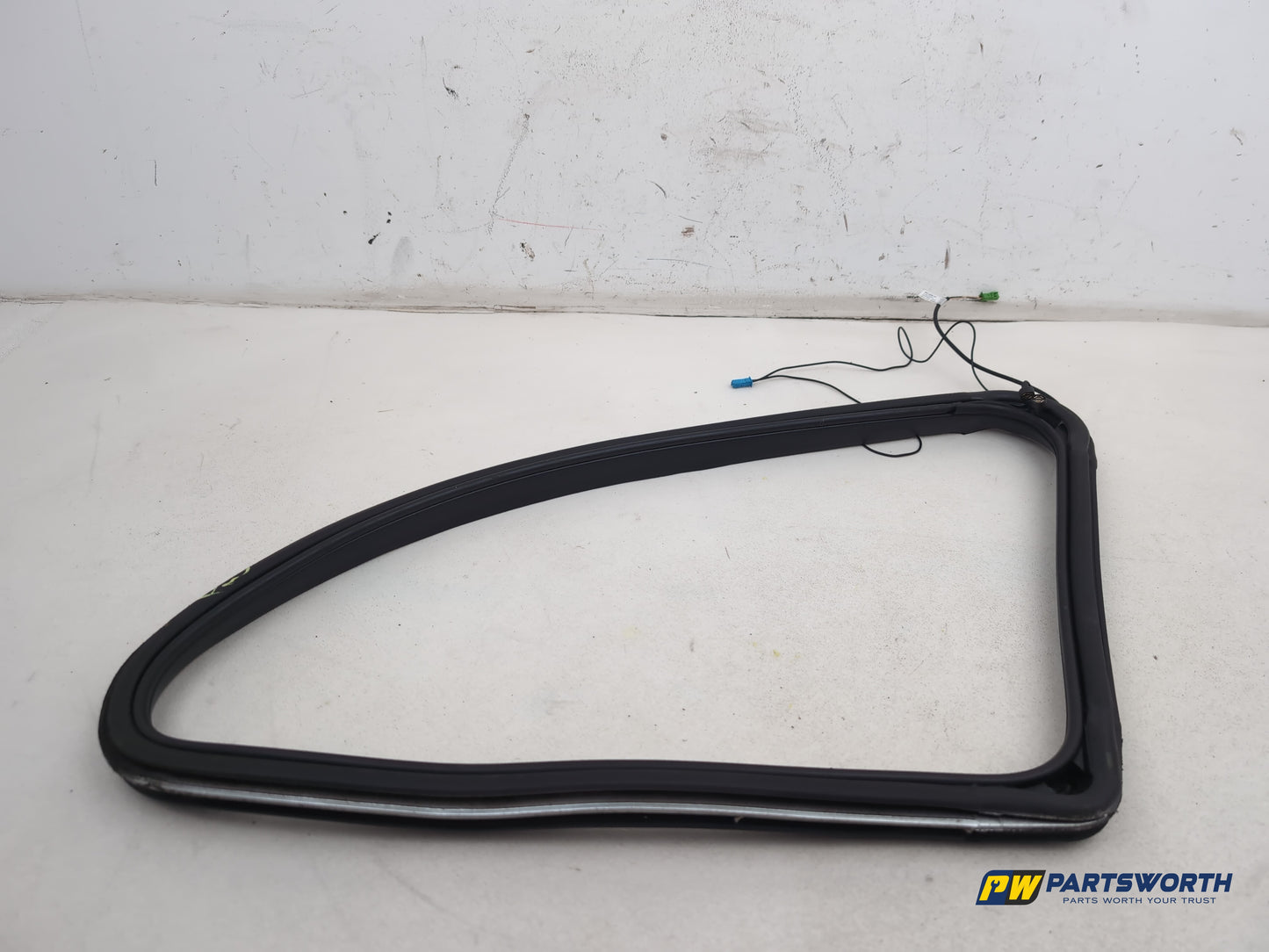 Mercedes R320 R-Class W251 Rear Right Quarter Window Frame Seal A2516702239