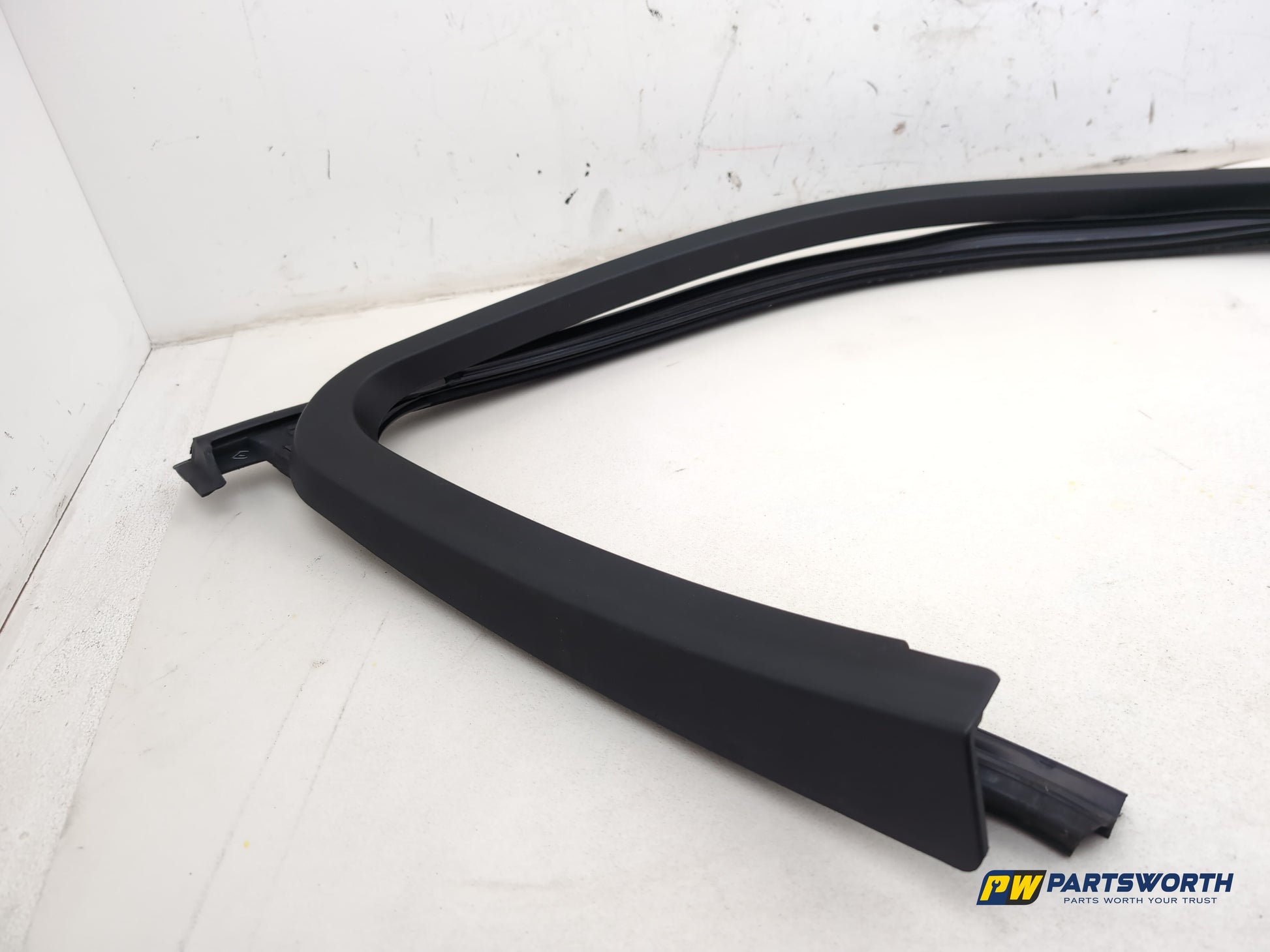 Mercedes-Benz E220 E-Class W212 Front Left Door Window Guide Sealing Rubber - photo 7