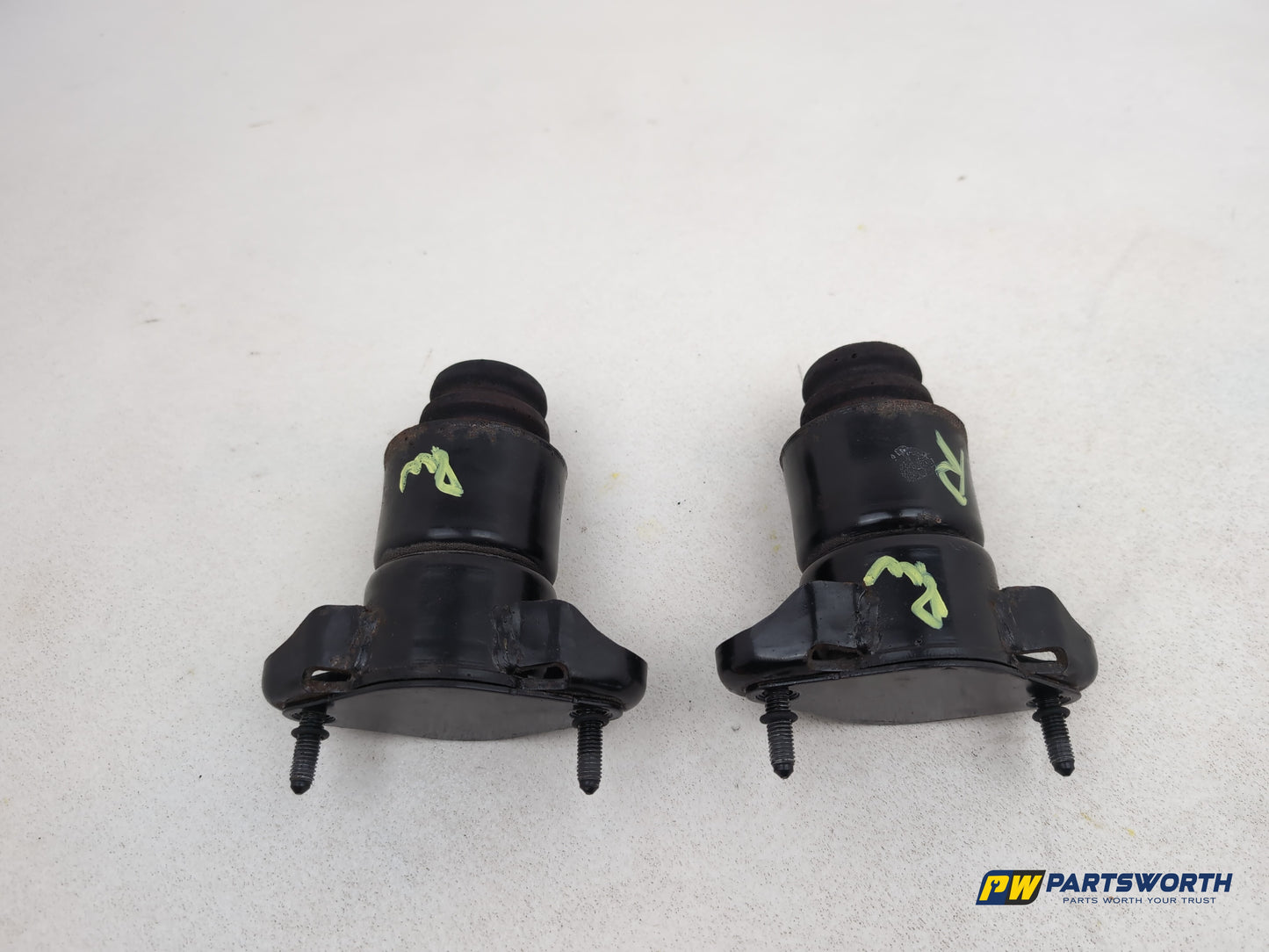 Mercedes R320 R-Class W251 Rear Shock Absorbeer Mounting Brackets Set 2006-2013