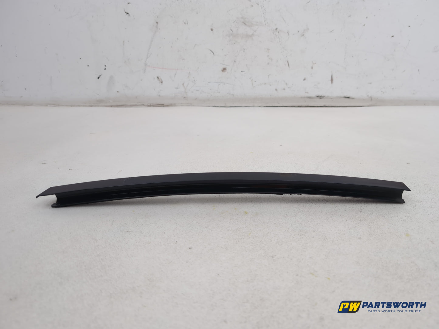 Mercedes-Benz E220 E-Class W212 Door Window Trim Rear Left Strip Rail 2009-2016