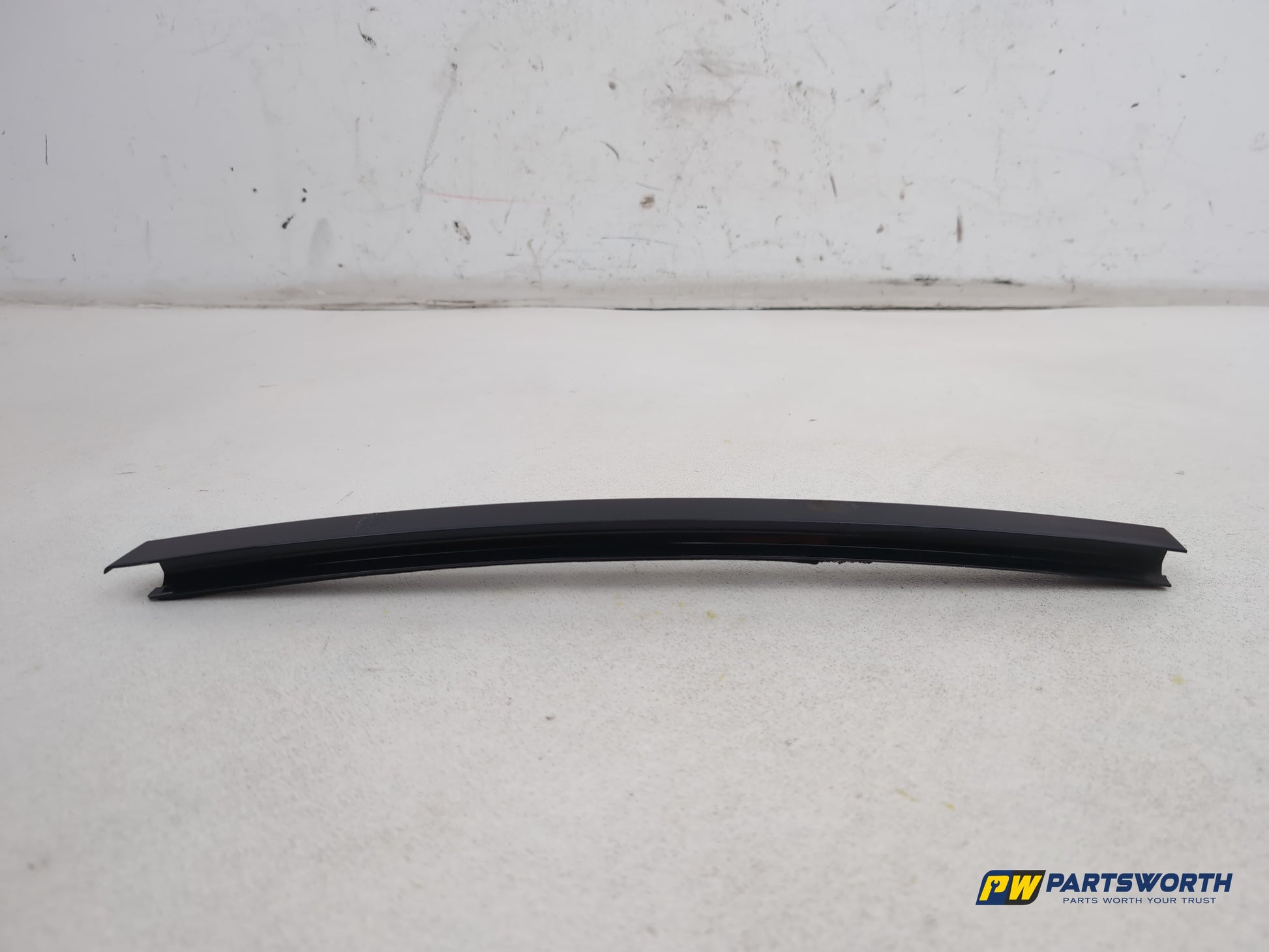 Mercedes-Benz E220 E-Class W212 Door Window Trim Rear Left Strip Rail 2009-2016