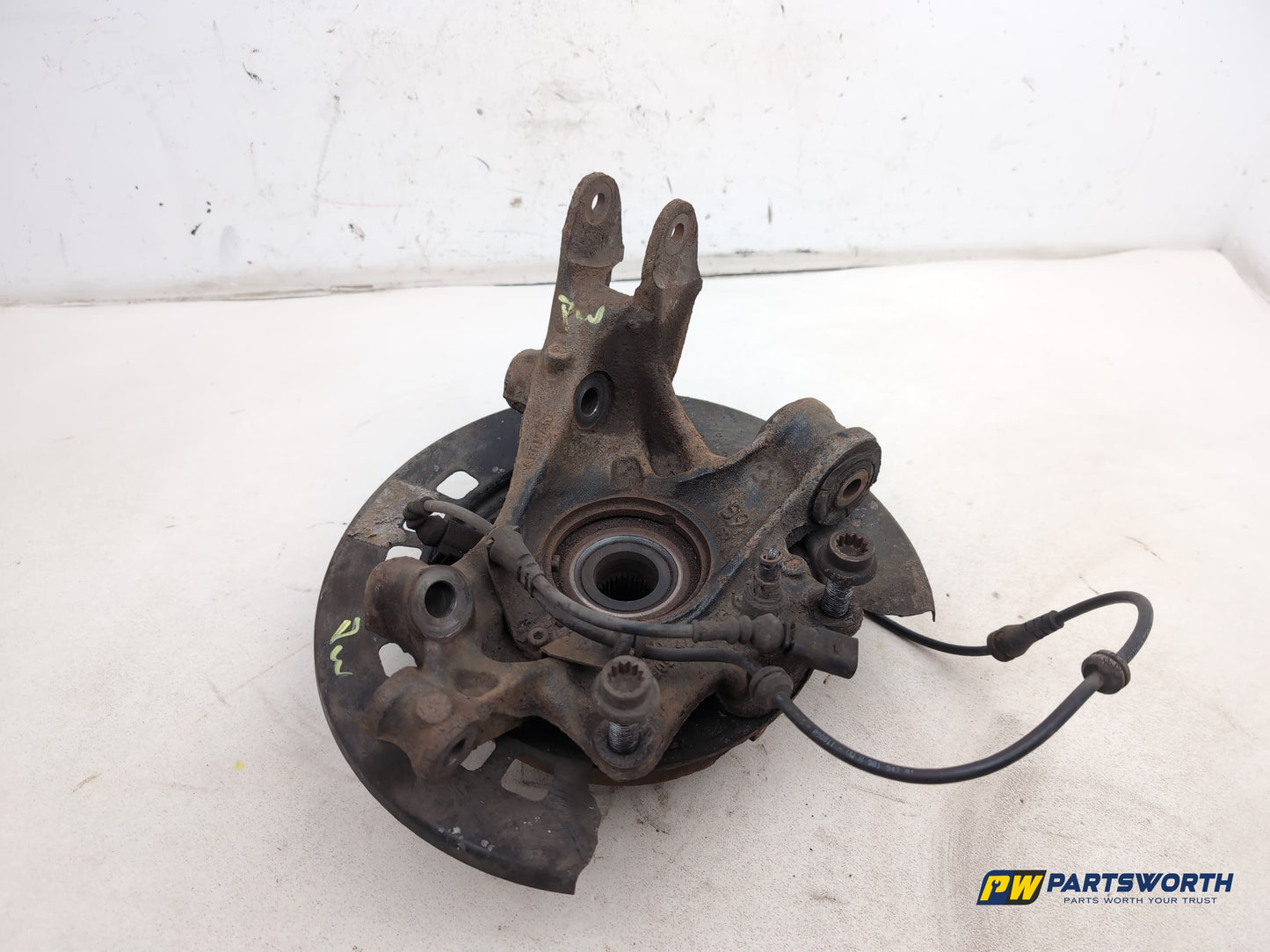 Volkswagen Touareg Altitude Wheel Hub Rear Lh Passenger Side 2006-2010
