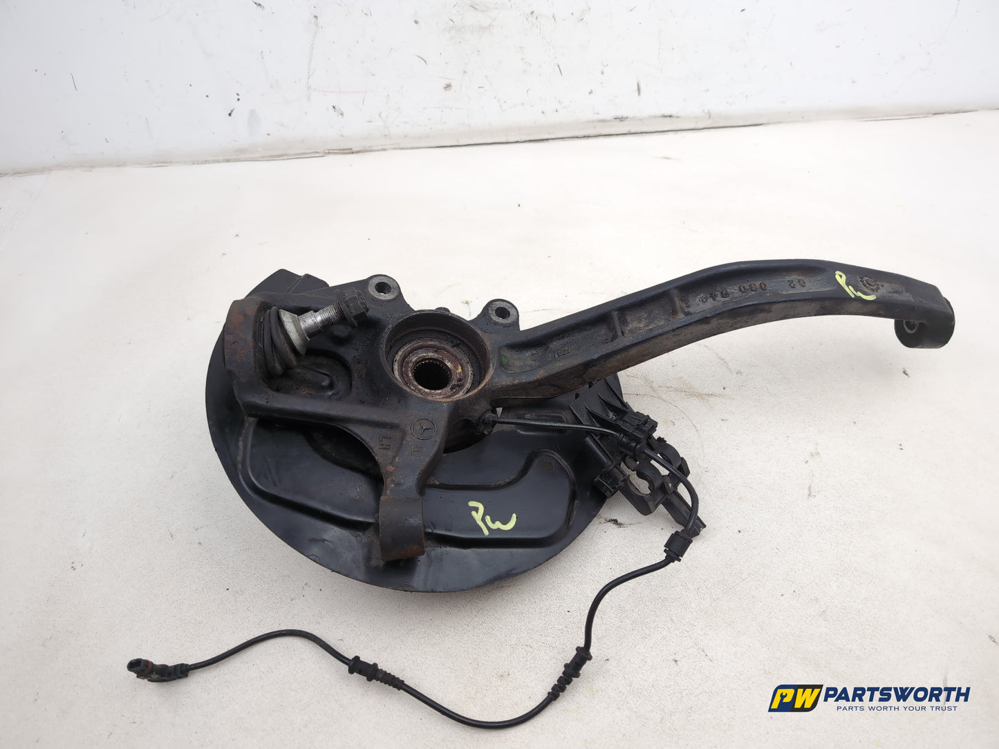 Mercedes R320 R-Class W251 Wheel Hub Front Lh Passenger Side 2006-2013