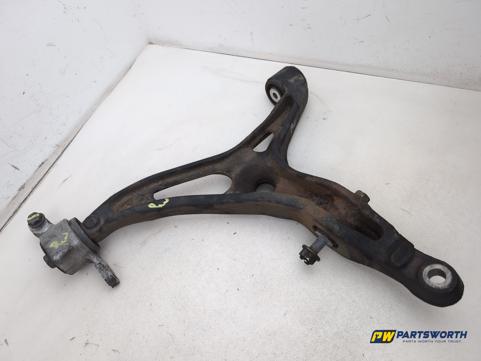 Mercedes R320 R-Class Control Arm Wishbone Lower Front Right Side 2006-2013